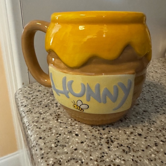 Winnie the Pooh sculpted honey hive  Mug - Picture 3 of 8